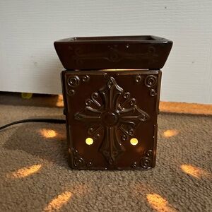 Scentsy cross warmer
